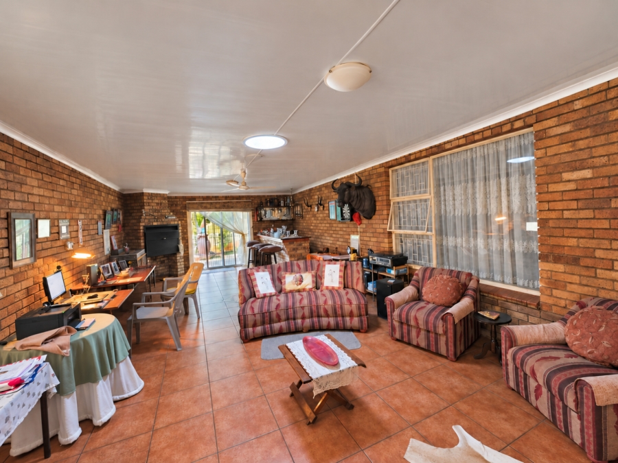 4 Bedroom Property for Sale in Wilkoppies North West